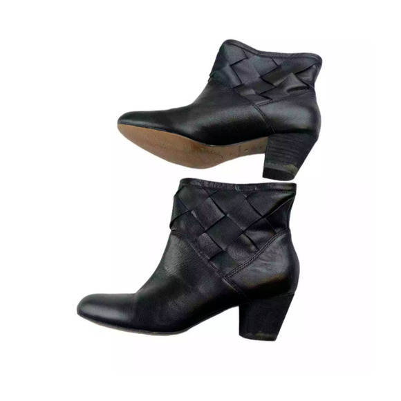 Corso Como Womens Benster Pull On Ankle Boots Black Leather Heeled Size 7M - Picture 4 of 8